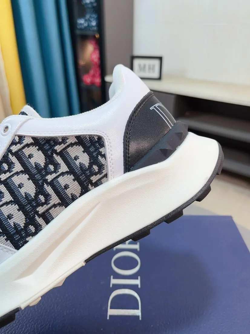Men's men's shoes 💰438🌹🌹【Dior】Best-selling official website world premiere🔝High-end men's shoes brand official website latest series: The upper is made of imported cowhide with specially designed fabrics➕Mesh breathable lining. Make walking more convenient and comfortable! Compared with the official quality, Midea’s 1:1 replica. Create a fashionable personality to set off your uniqueness! A must-have for trendy men! Classic style. Men's sizes: 38-44.